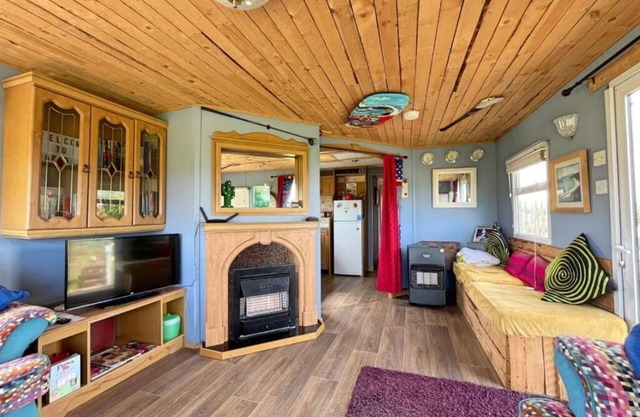 Big Sky Oceanview Retreat - Sleep 6