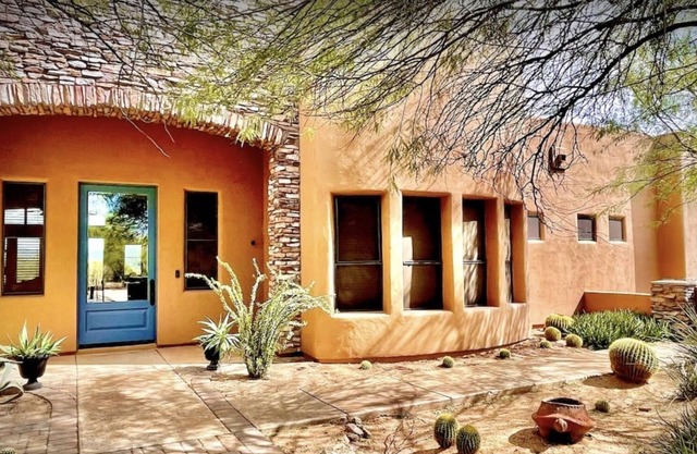 Big Spur Ranch in elite North Scottsdale desert. Arizona adventures with views.
