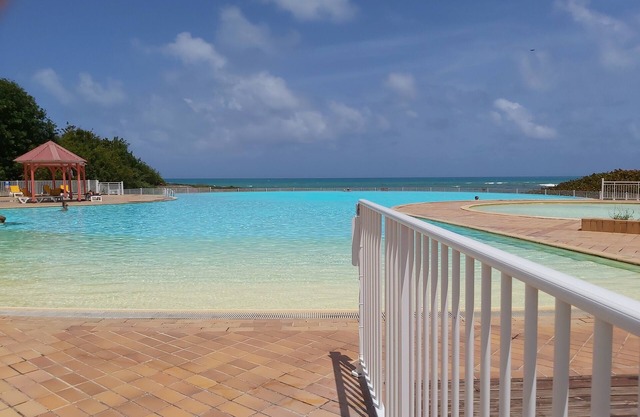 big unit in the most beautiful residence in Guadeloupe