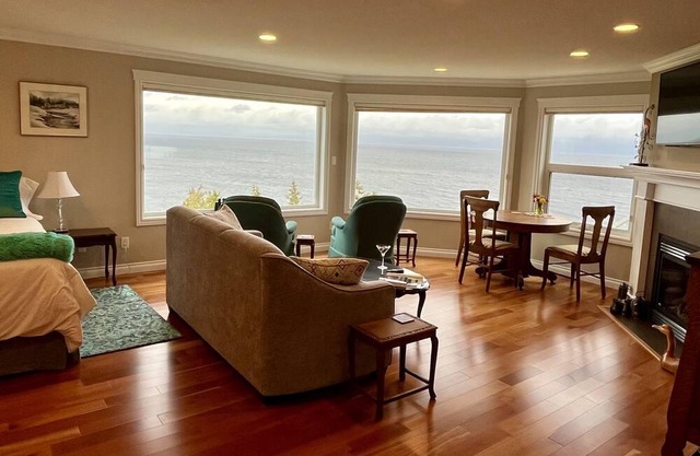 Big Vista Panoramic Cruise-ship-View Suite. Minutes from the beach!