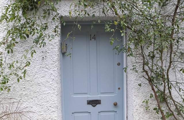 Bijou 17th Century Cottage