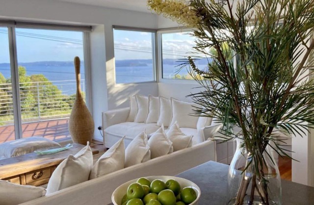 'Binalong House' by Accom Holidays