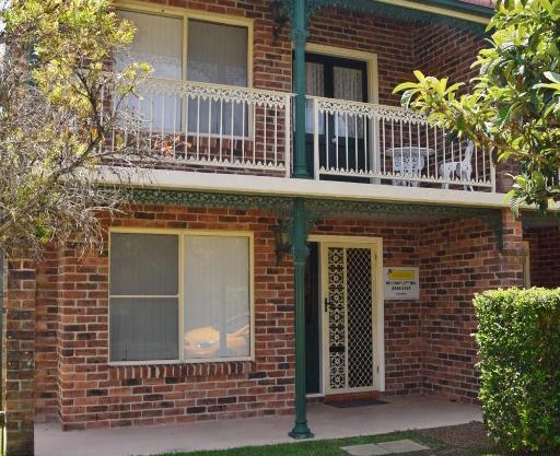 Birchgrove Terrace 1 - Bring your own linen