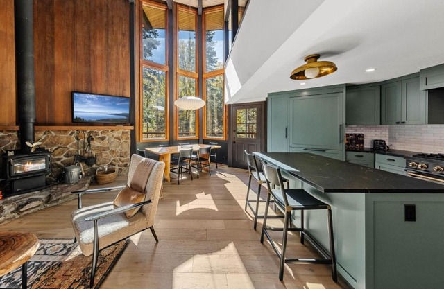 Birchwood Retreat by Tahoe Getaways - Newly Remodeled Pet Friendly Home in Alpine Meadows with Wood Fireplace, Hot Tub & Ski Shuttle!