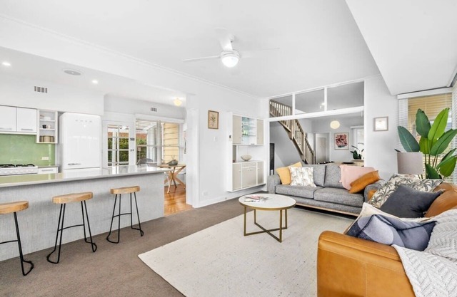 Birdsong Beach Cottage only 200m from beach