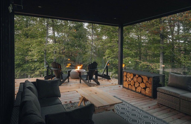 Bläk Kabin | Ski Tremblant, Sauna, Hot Tub & Yoga
