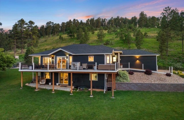 Black Hills Family Getaway with Game Room for 18!