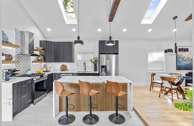 Black Swan House- ATL Lux Living