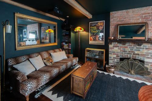 Black Tile Cottage