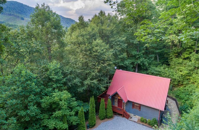 Blackberry Ridge – A North Carolina Dream Vacation Spot – Very Secluded!
