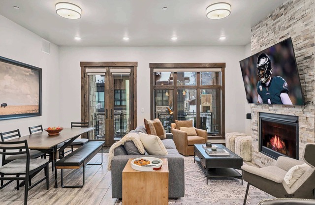 Blackstone 2BR Walk to Lifts, Hot Tub/Pool/Gym