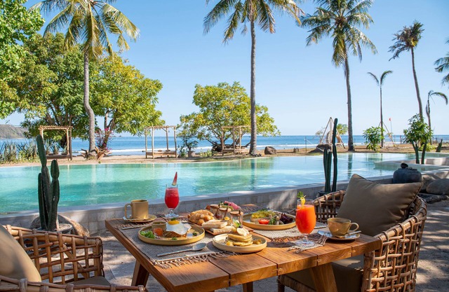 Bleu MATHIS Gili Asahan