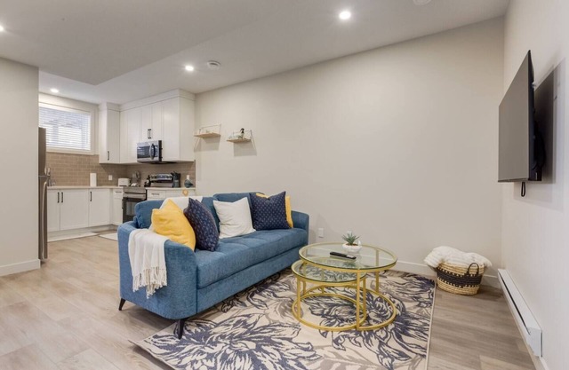 "Bliss" 1 Bdrm lower suite in Cochrane!