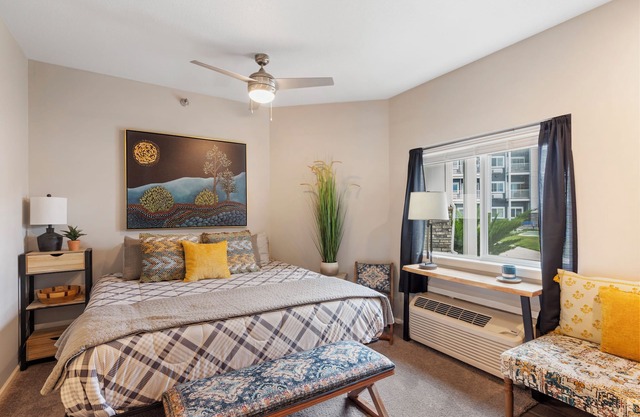 Blissful Eclectic Studio w/Amenities, WiFi in terrific West Des Moines
