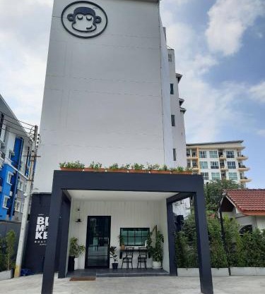 Blu Monkey Boutique Bangsaen