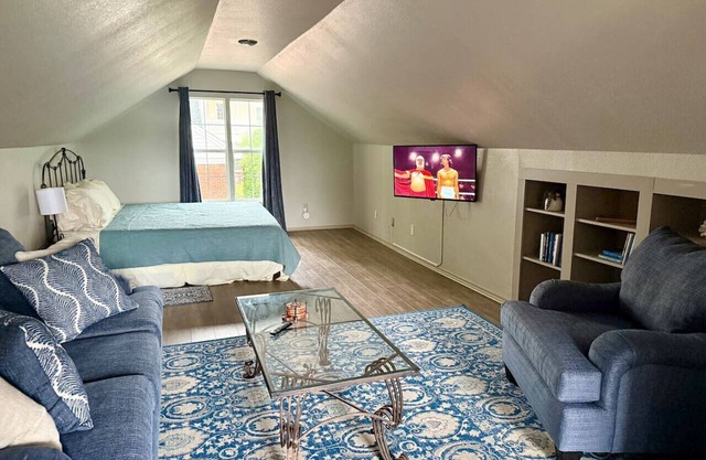 Blue Casita - So close to I-35W!