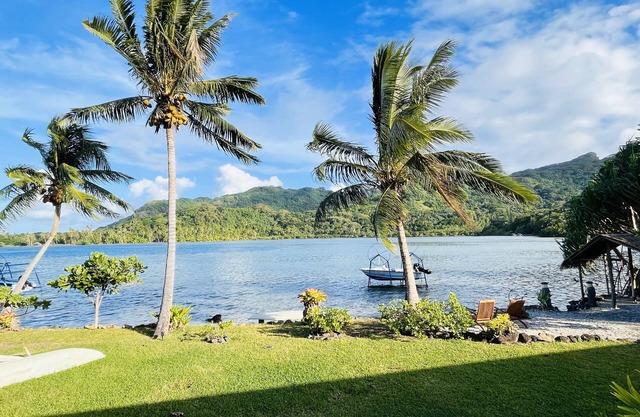 Blue Coral House, Luxury waterfront, Huahine