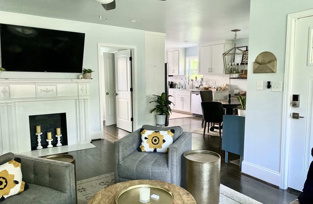 Blue Door: Walk to Avondale, Dog-Friendly w Yard