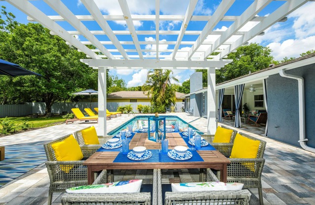 Blue Heron Ranch - Coastal, Modern, Private w/Resort Style Pool
