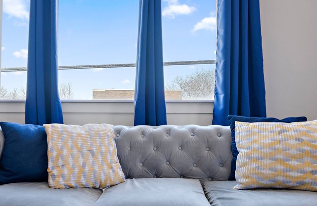 Blue Horizon Hideout 2 Bedroom Home W/ Balcony