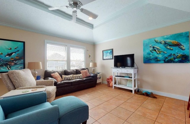 Blue Oyster: 2 BR, 1 BA House in Crystal Beach, Sleeps 6