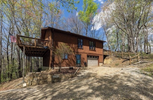 Blue Ridge Bear Necessitates Cabin Retreat w/VIEWS!