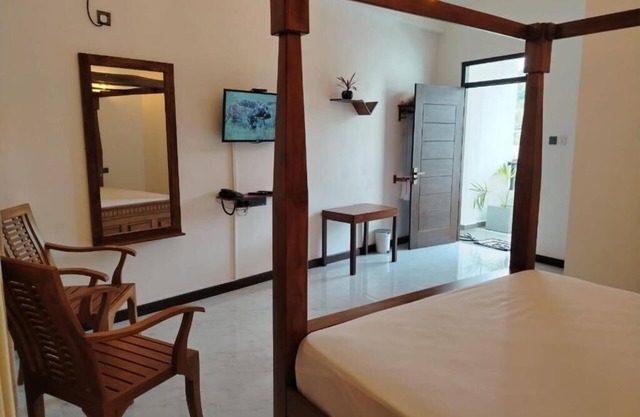 BLUE SAPPHIRE SUITE