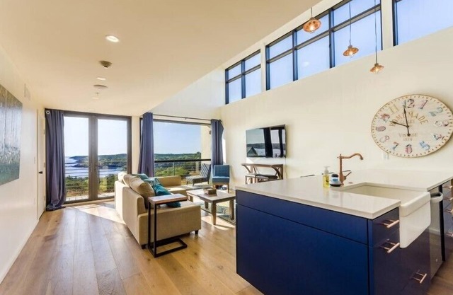 Blue Vista Stone Lodge
