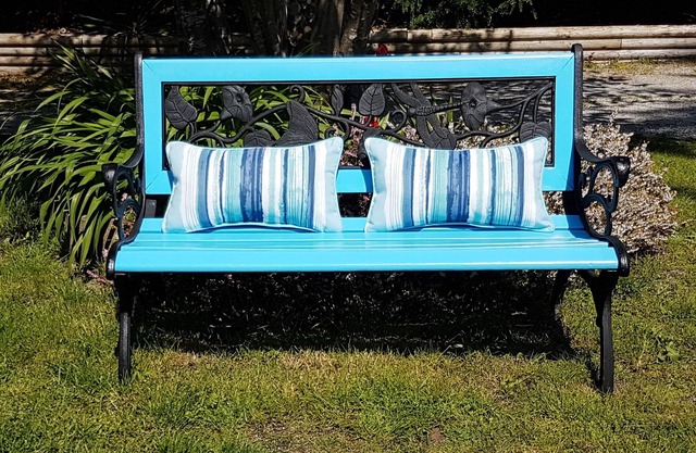 Blue Waters Cottage - Romantic, Hot Tub, View