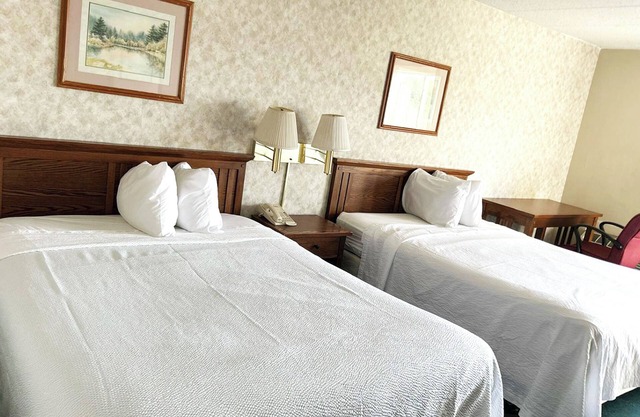 Blue Way Inn and Suites Lacrosse - 2 Queen Bed Non Smoking