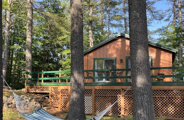 Blueberry Hill Drive - Cabin, one house back from lake w/ dock-lake access…