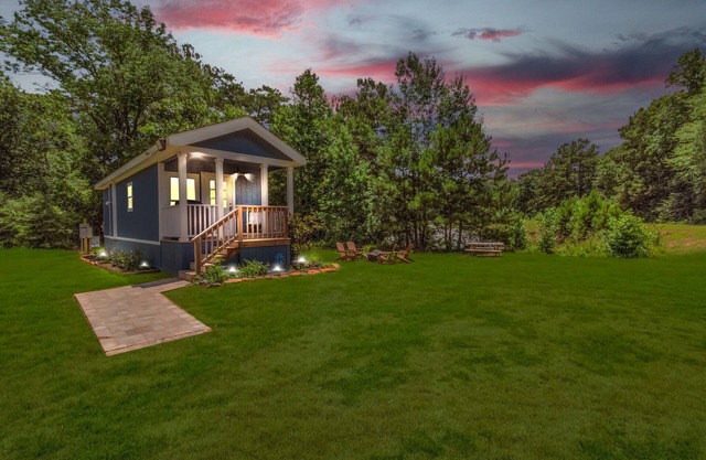 Bluebonnet Tiny Home ~ HOT TUB