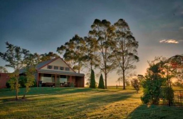 Bluebush Estate - The Chalet - Stunning Country Views - Sleeps 10
