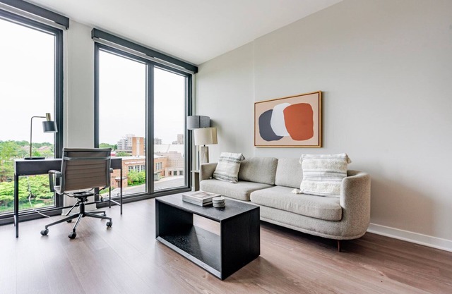 Blueground | Lyon Village, pool, nr Arlington Cemetery