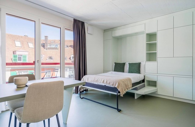 Blueground | Oerlikon, balcony, nr ETH Zürich