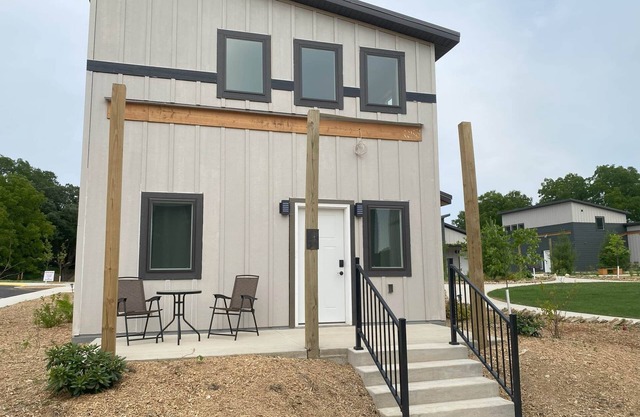 Bluffside Gardens Maple Series Unit #2