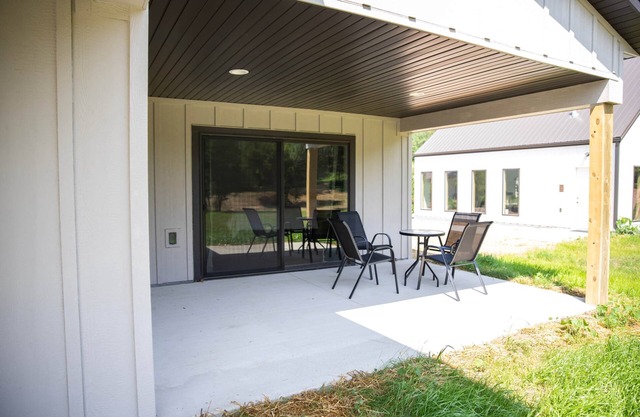 Bluffside Gardens Redbud Series Unit 5A