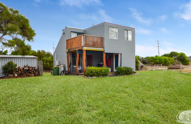 Boat friendly, affordable beach shack accommodation on Dutton Way coastline.