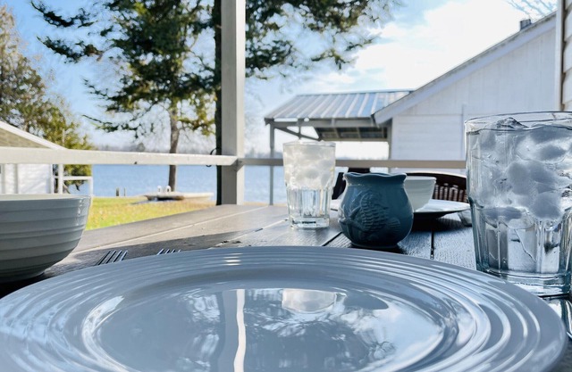 Bobcaygeon Resort - Cottage #4 (Sleeps 6)