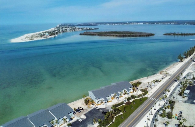 Boca Grande North #80: A charming 2-bedroom, 2-bath ocean view condo on the north end of Boca Grande