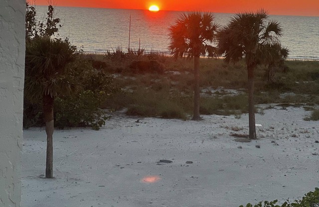 Boca Grande - stunning beachside condo