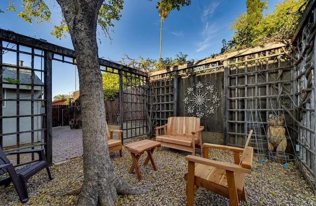 Boho Bike Bungalow Near Historic Folsom