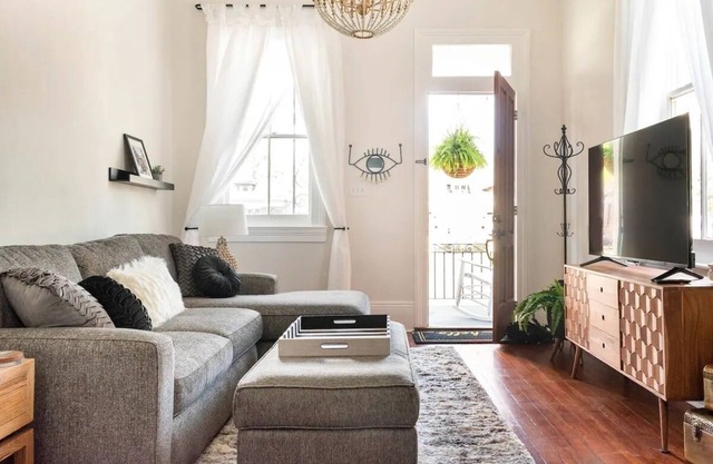 Boho Chic 3 bedroom on Broad
