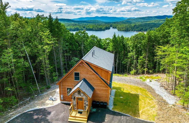 BOOK NOW! AMAZING Views! HotTub! EV Charger! A/C!