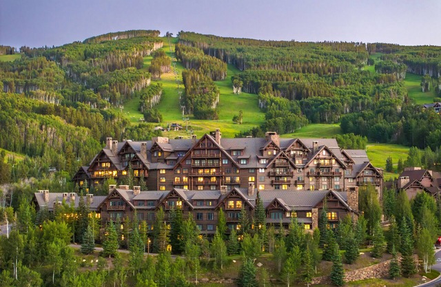 BOOK RITZ FALL-STAY IN LUXURY! HIKE BIKE POOL! 1BR W/VIEWS, 2 DECKS/FIREPLACES