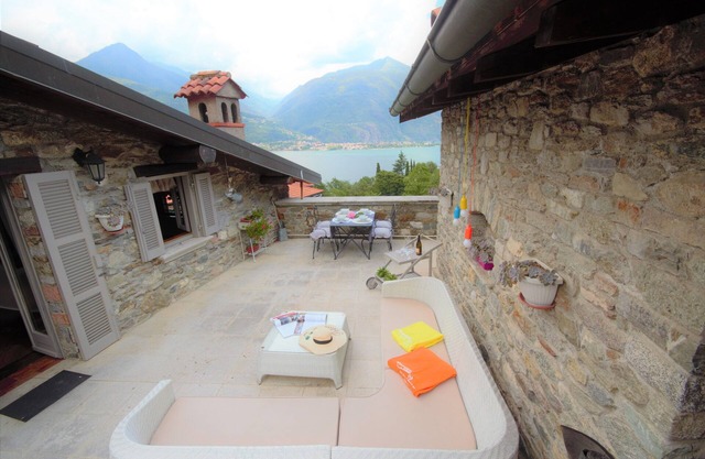 Borgo V - Lake view and private terrace