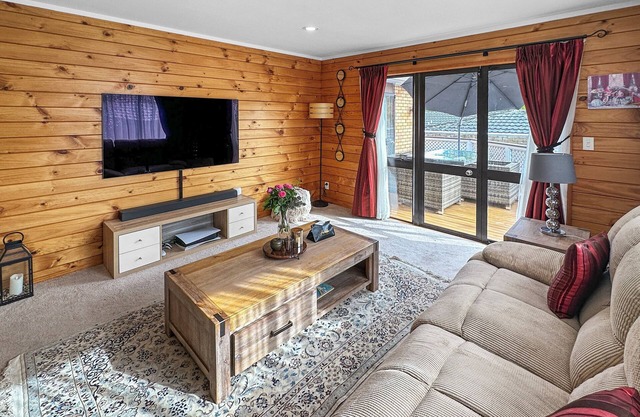 Botany Bliss l Beautiful 4Bed Family Friendly Home