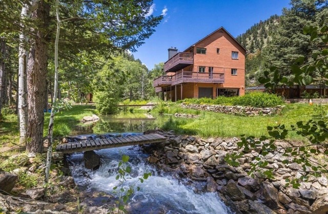 Boulder Luxury Getaway | 7 acres/w River & Pond