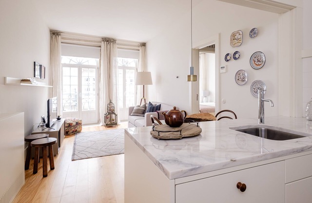 Boutique Rentals - Flores Plaza Apt in Ribeira