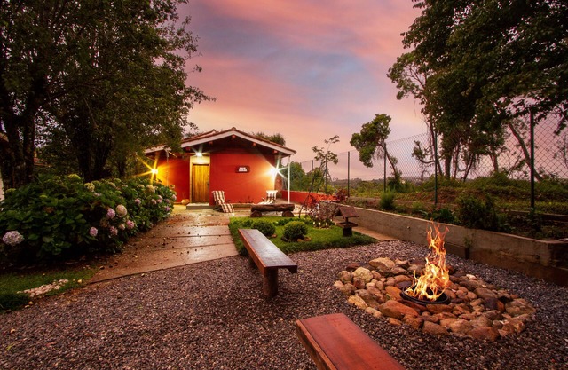 Romantic and Cozy House in Alto do Capivari, good internet